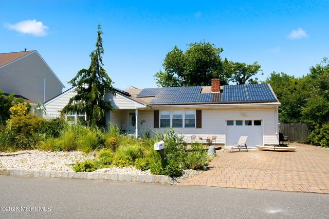 3156 Peddie Street, Toms River, NJ 08753