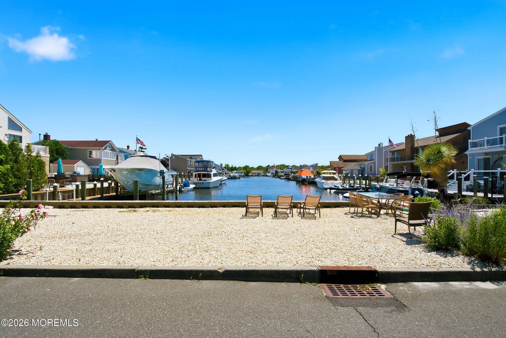 3156 Peddie Street, Toms River, NJ 08753