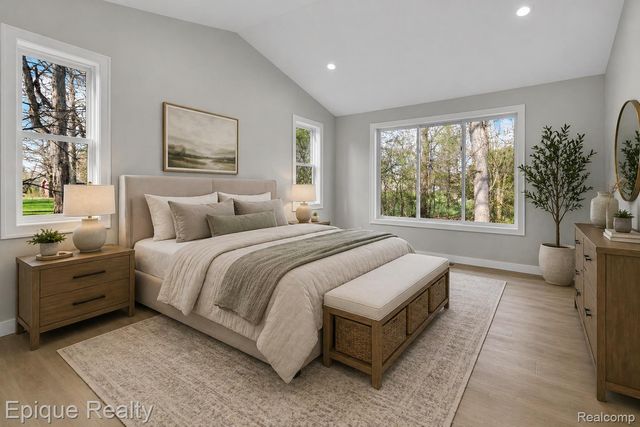 2432 Holland Street, Orion Charter Township, MI 48360