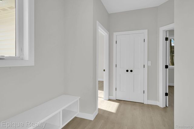 2432 Holland Street, Orion Charter Township, MI 48360