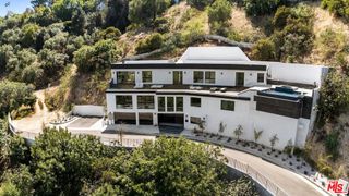 3935 Hopevale Drive, Sherman Oaks, CA 91403