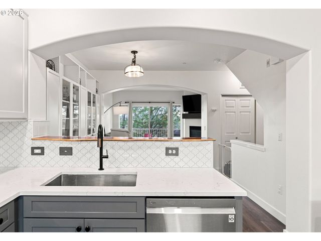 8680 Sw 147TH Ter 102, Beaverton, OR 97007