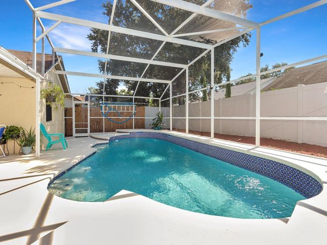 8822 KENSINGTON COURT, Kissimmee, FL 34747