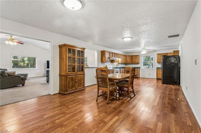 218 Terrebonne RD, Yorktown, VA 23692