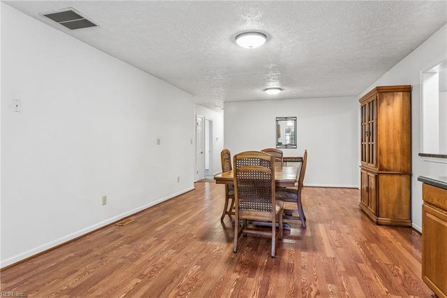 218 Terrebonne RD, Yorktown, VA 23692