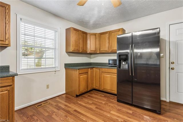 218 Terrebonne RD, Yorktown, VA 23692