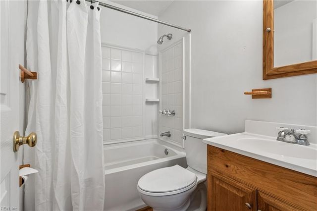 218 Terrebonne RD, Yorktown, VA 23692