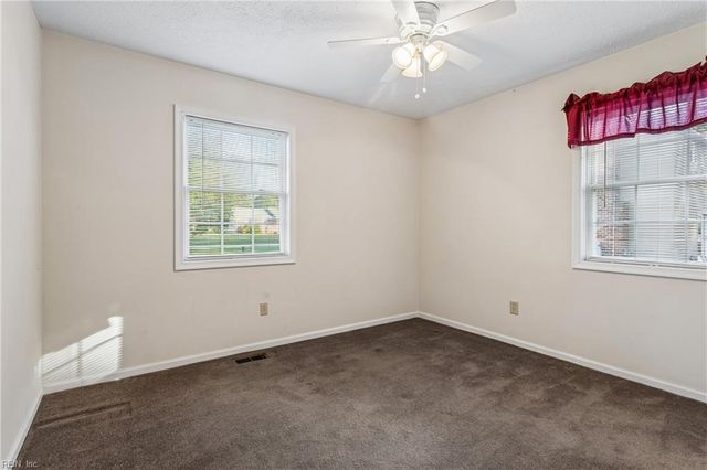 218 Terrebonne RD, Yorktown, VA 23692