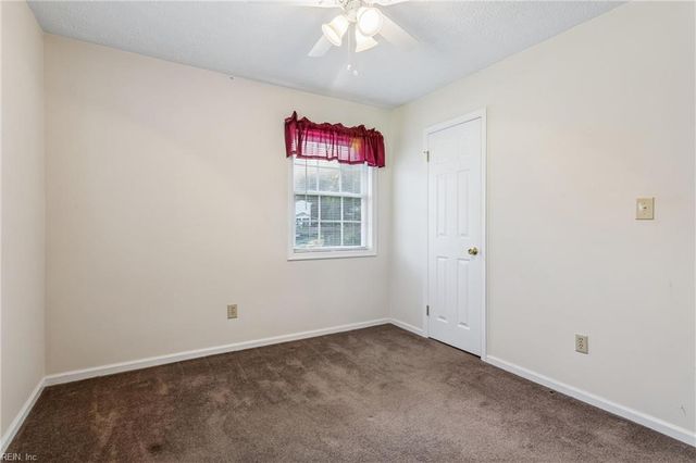 218 Terrebonne RD, Yorktown, VA 23692