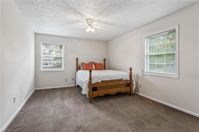 218 Terrebonne RD, Yorktown, VA 23692