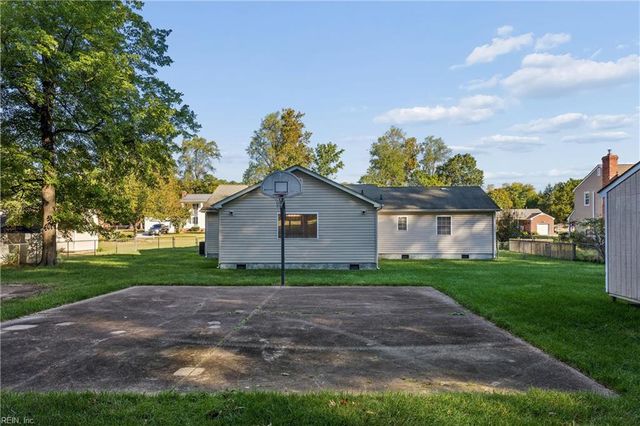 218 Terrebonne RD, Yorktown, VA 23692