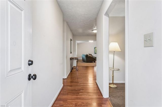 218 Terrebonne RD, Yorktown, VA 23692