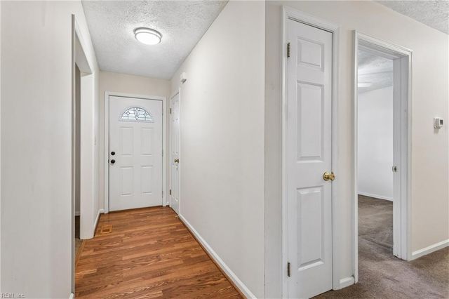 218 Terrebonne RD, Yorktown, VA 23692