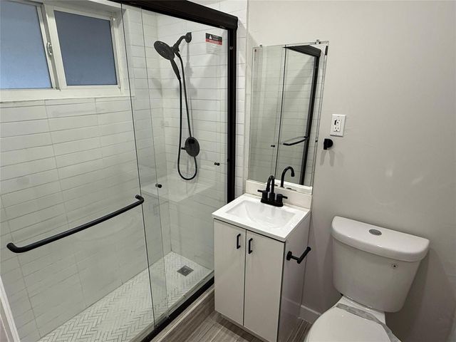 720 NE 7TH Street 5, Hallandale Beach, FL 33009