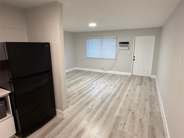 720 NE 7TH Street 5, Hallandale Beach, FL 33009
