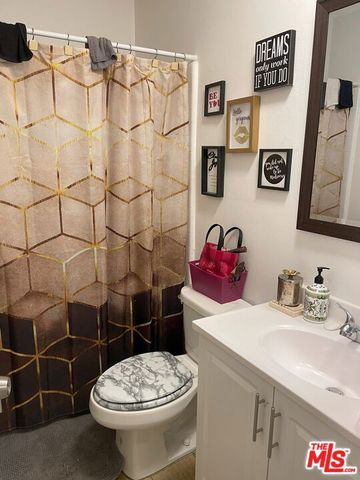 8649 Sunland Boulevard 5, Sun Valley, CA 91352