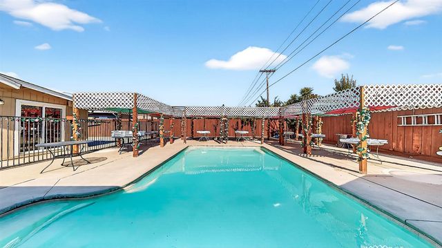 2720 Brooks Ct, Turlock, CA 95382