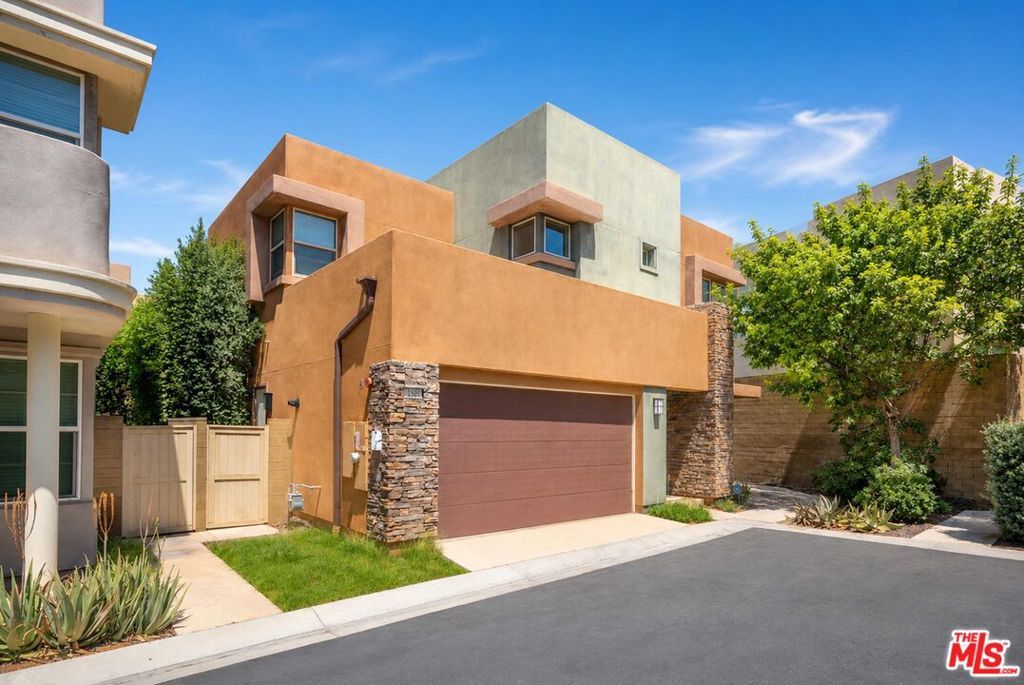 150 Newall, Irvine, CA 92618 — exterior