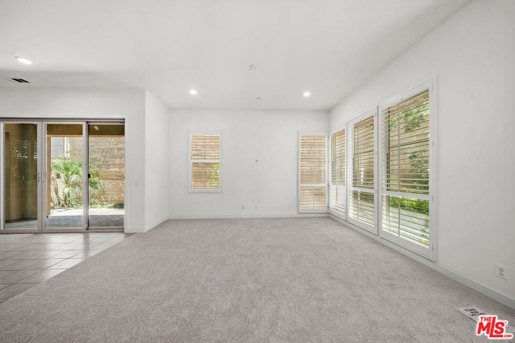 150 Newall, Irvine, CA 92618 — photo 4