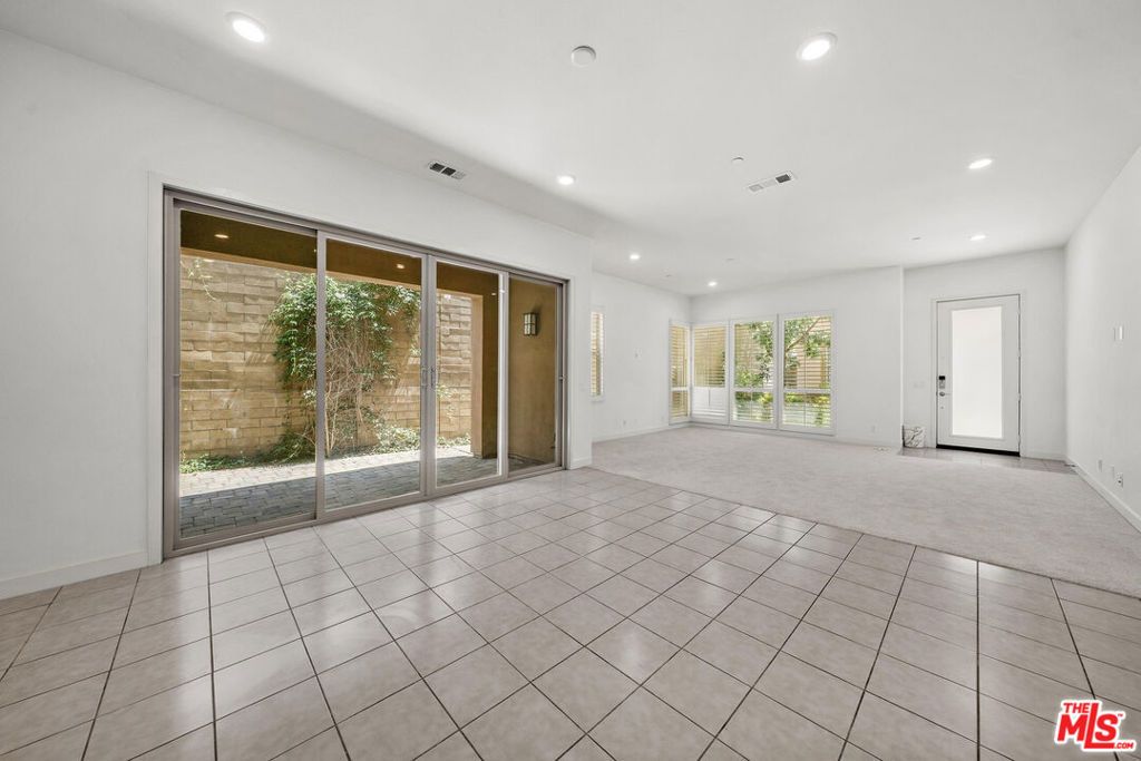 150 Newall, Irvine, CA 92618 — photo 5