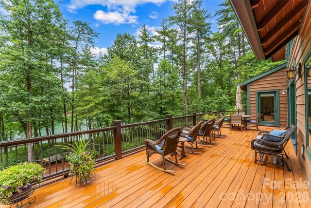 1814 Yellow Fork Trail E, Nebo, NC 28761