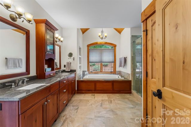 1814 Yellow Fork Trail E, Nebo, NC 28761