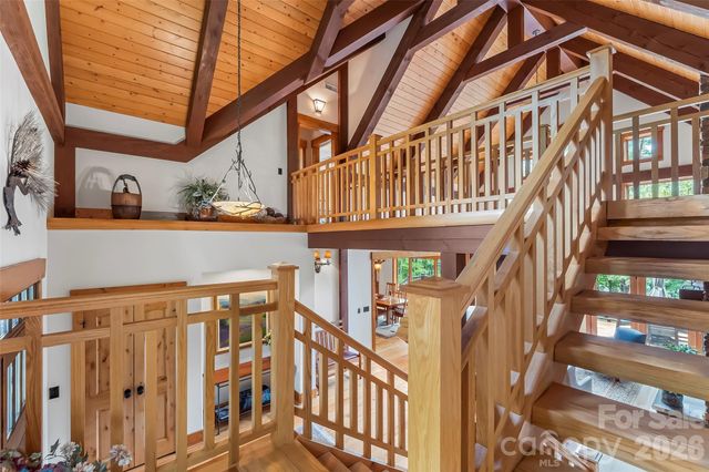 1814 Yellow Fork Trail E, Nebo, NC 28761