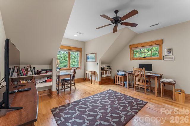 1814 Yellow Fork Trail E, Nebo, NC 28761