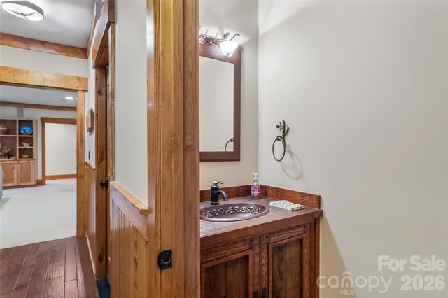1814 Yellow Fork Trail E, Nebo, NC 28761