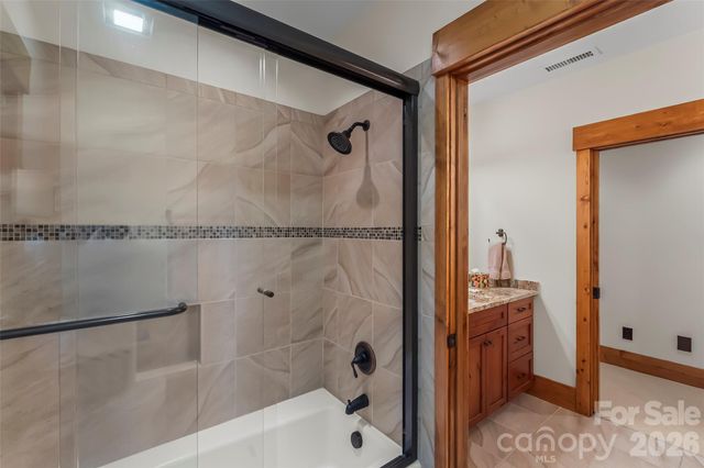 1814 Yellow Fork Trail E, Nebo, NC 28761