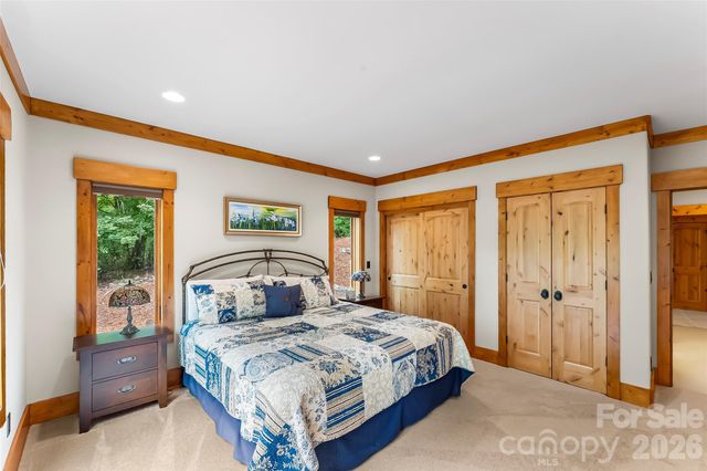 1814 Yellow Fork Trail E, Nebo, NC 28761