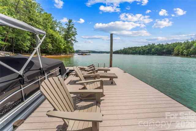1814 Yellow Fork Trail E, Nebo, NC 28761