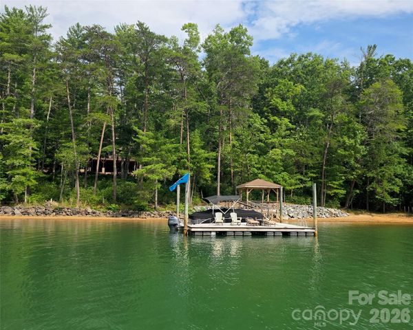 1814 Yellow Fork Trail E, Nebo, NC 28761