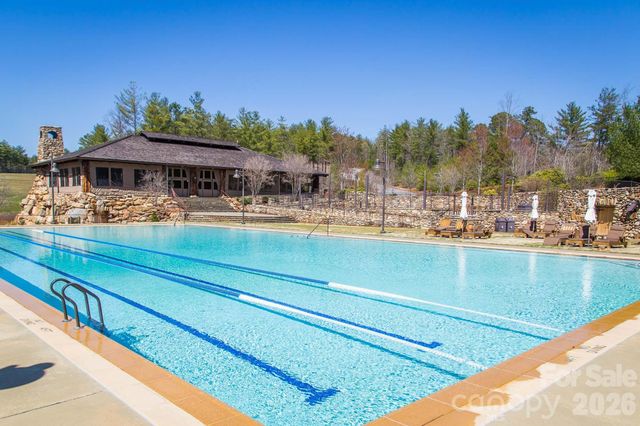 1814 Yellow Fork Trail E, Nebo, NC 28761