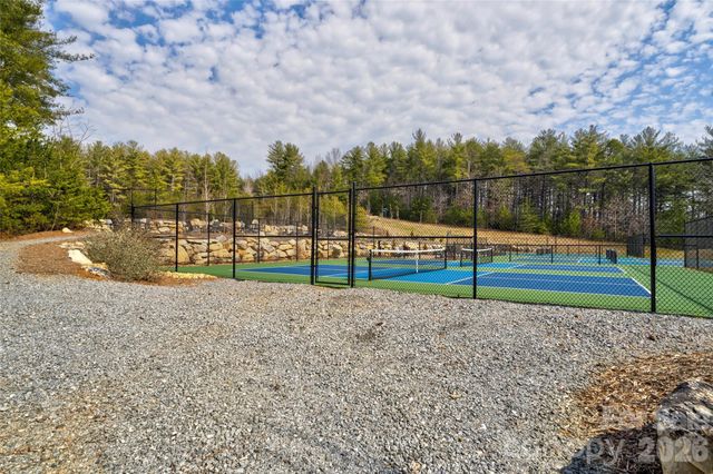 1814 Yellow Fork Trail E, Nebo, NC 28761