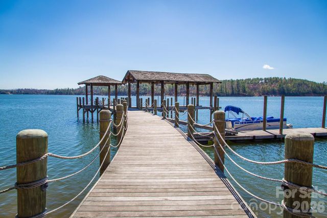 1814 Yellow Fork Trail E, Nebo, NC 28761
