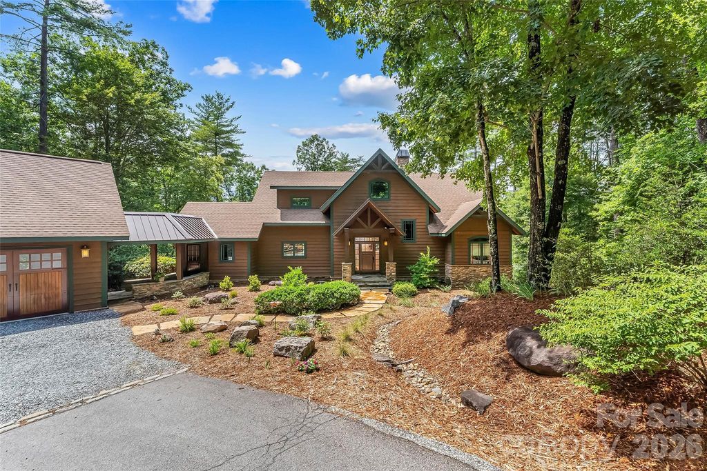 1814 Yellow Fork Trail E, Nebo, NC 28761