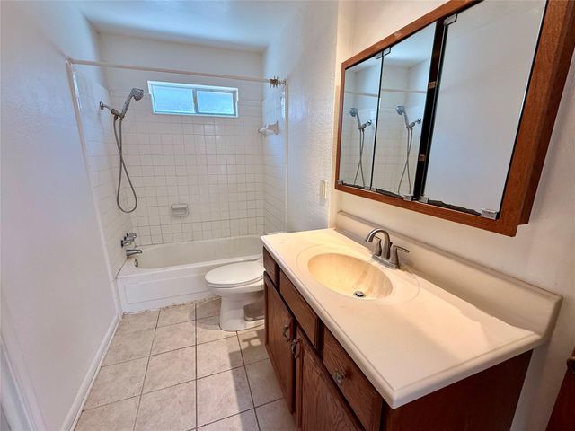 15826 Stonehaven Drive, Houston, TX 77059