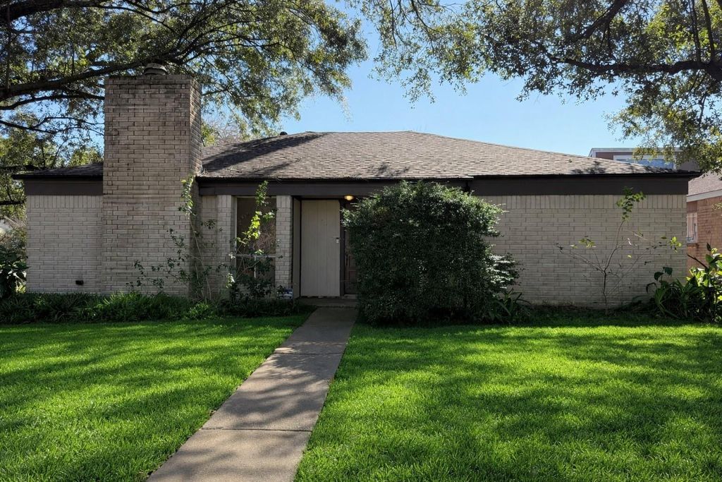 15826 Stonehaven Drive, Houston, TX 77059