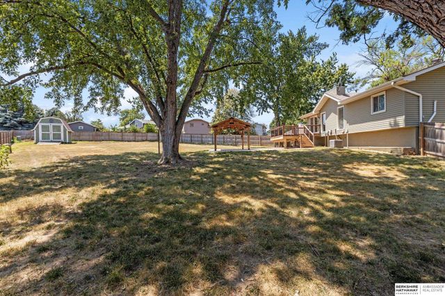 2013 Ann Marie Court, Papillion, NE 68046