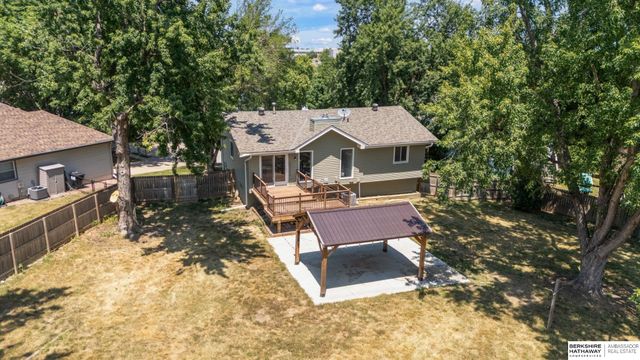 2013 Ann Marie Court, Papillion, NE 68046