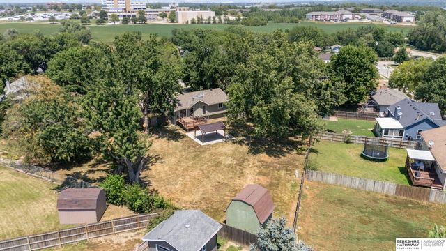 2013 Ann Marie Court, Papillion, NE 68046
