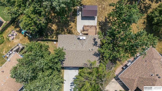 2013 Ann Marie Court, Papillion, NE 68046