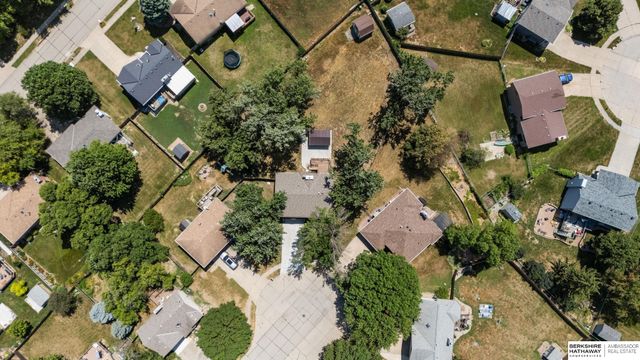 2013 Ann Marie Court, Papillion, NE 68046