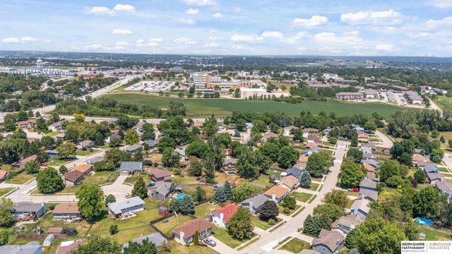 2013 Ann Marie Court, Papillion, NE 68046