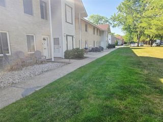 10 Idaho Court 10, Coram, NY 11727