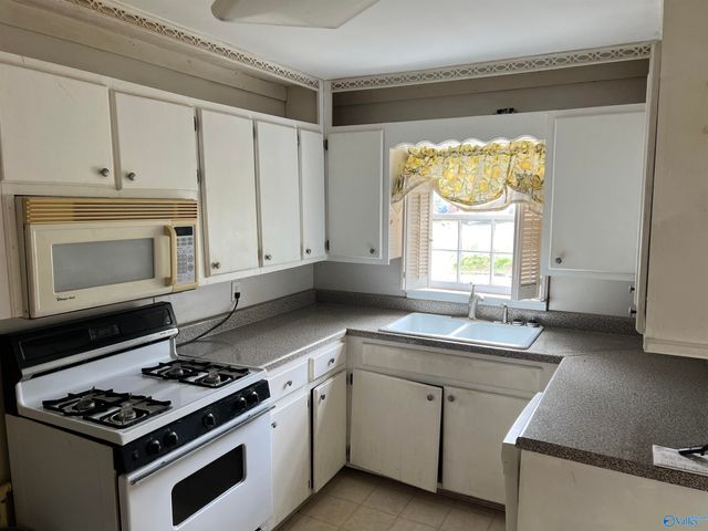 202 Dogwood Drive, Attalla, AL 35954