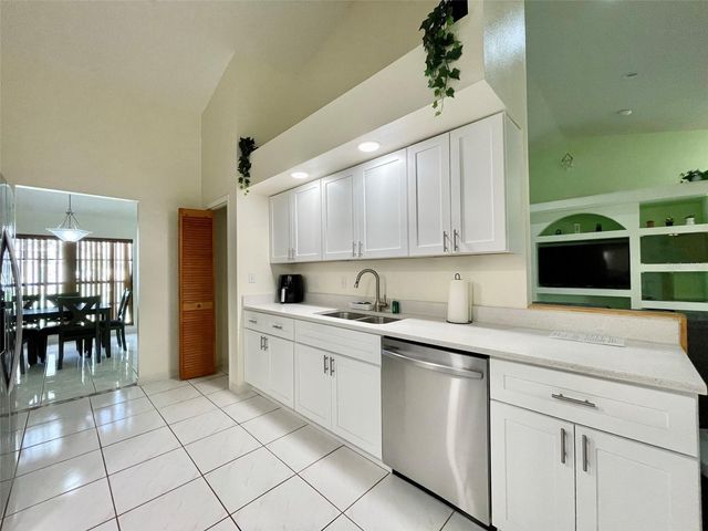 4710 CRESSON COURT, Tampa, FL 33624