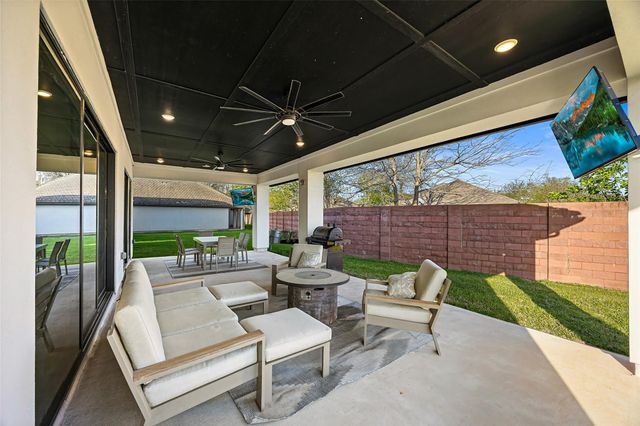 1010 Williams Lake Drive, Richmond, TX 77469