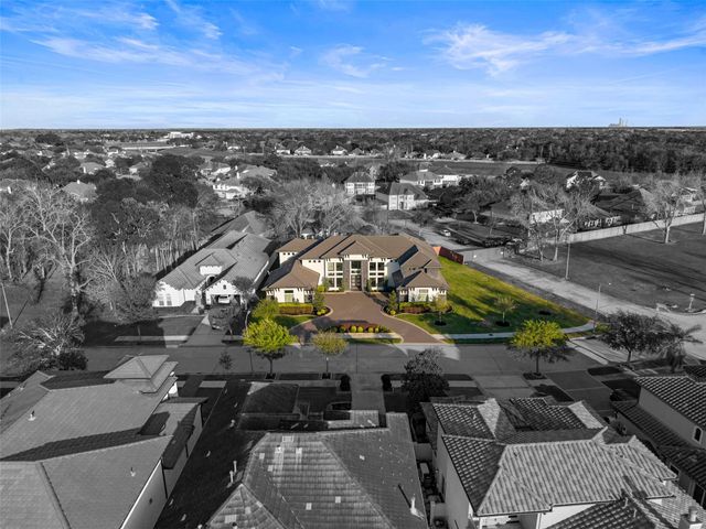 1010 Williams Lake Drive, Richmond, TX 77469